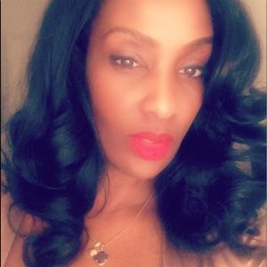 Meet your Posher, Posh